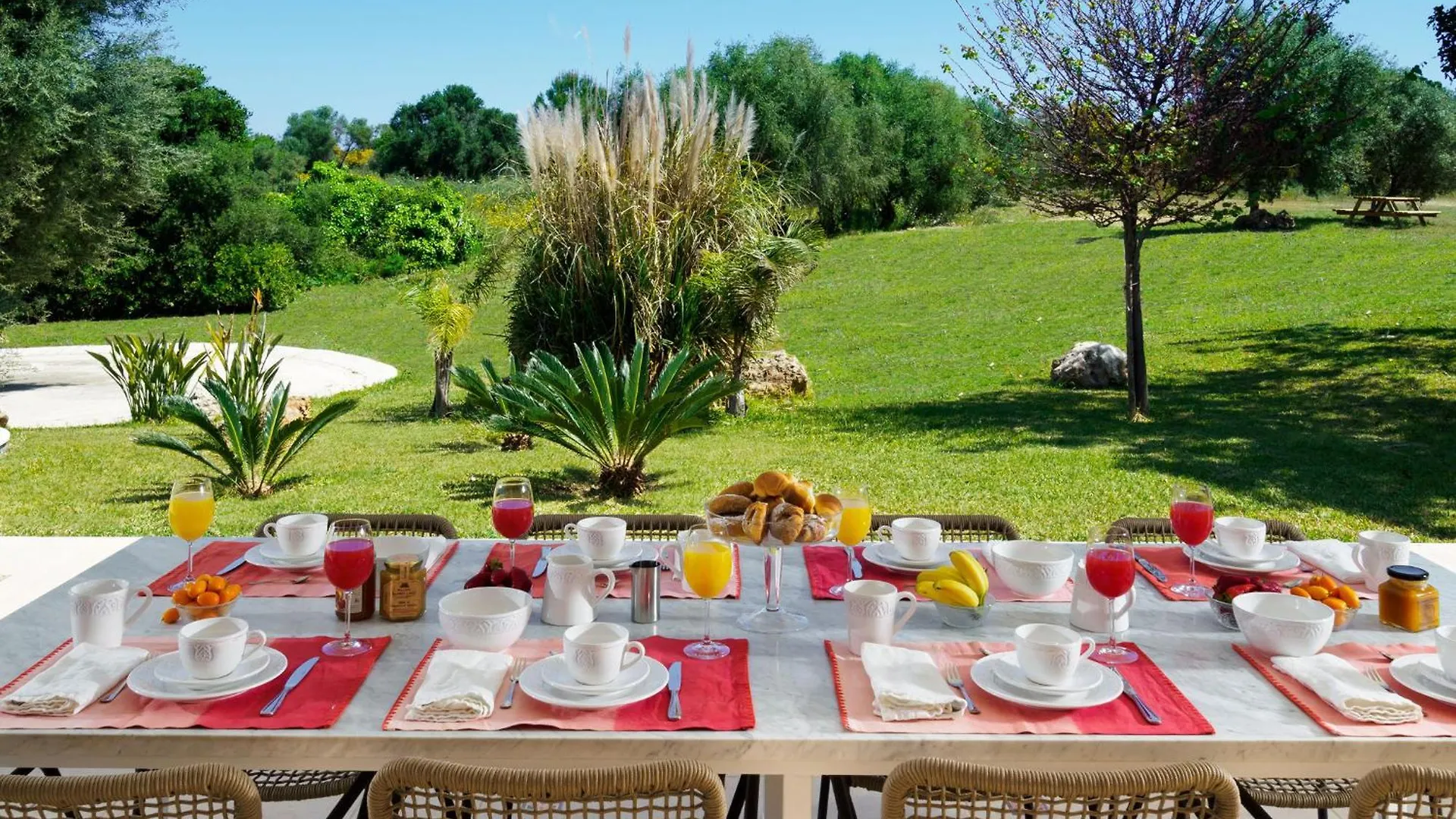 Gira Sole Villa Fontane Bianche 0*,  Italy