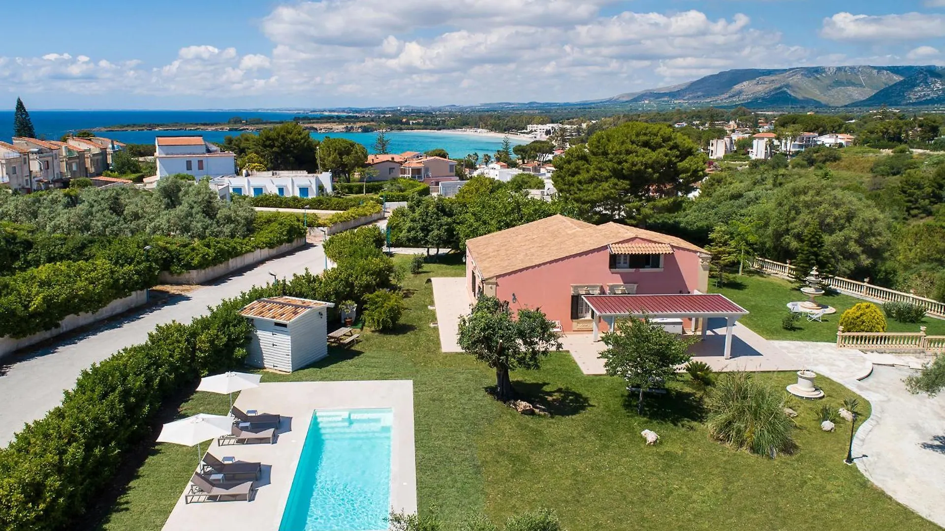 Villa Gira Sole Fontane Bianche 0*,  Italia