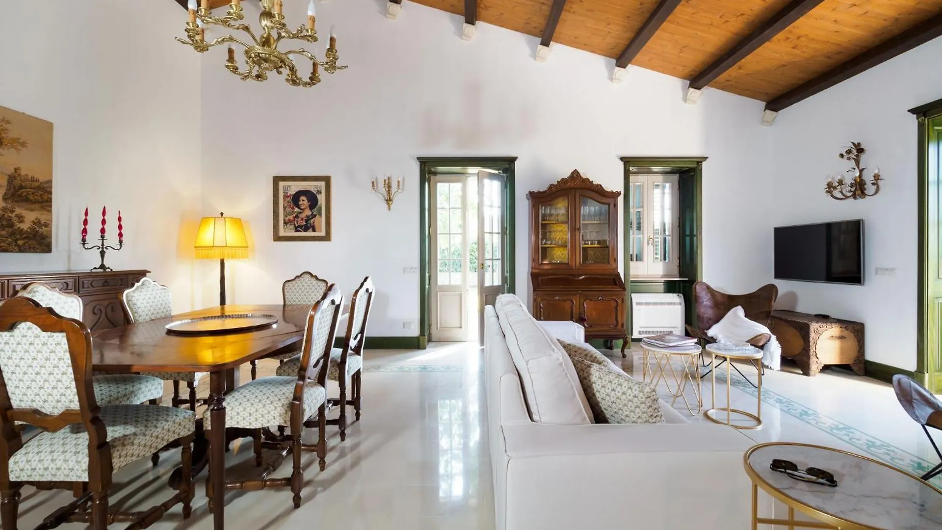 Villa Gira Sole Fontane Bianche 0*,  Italia